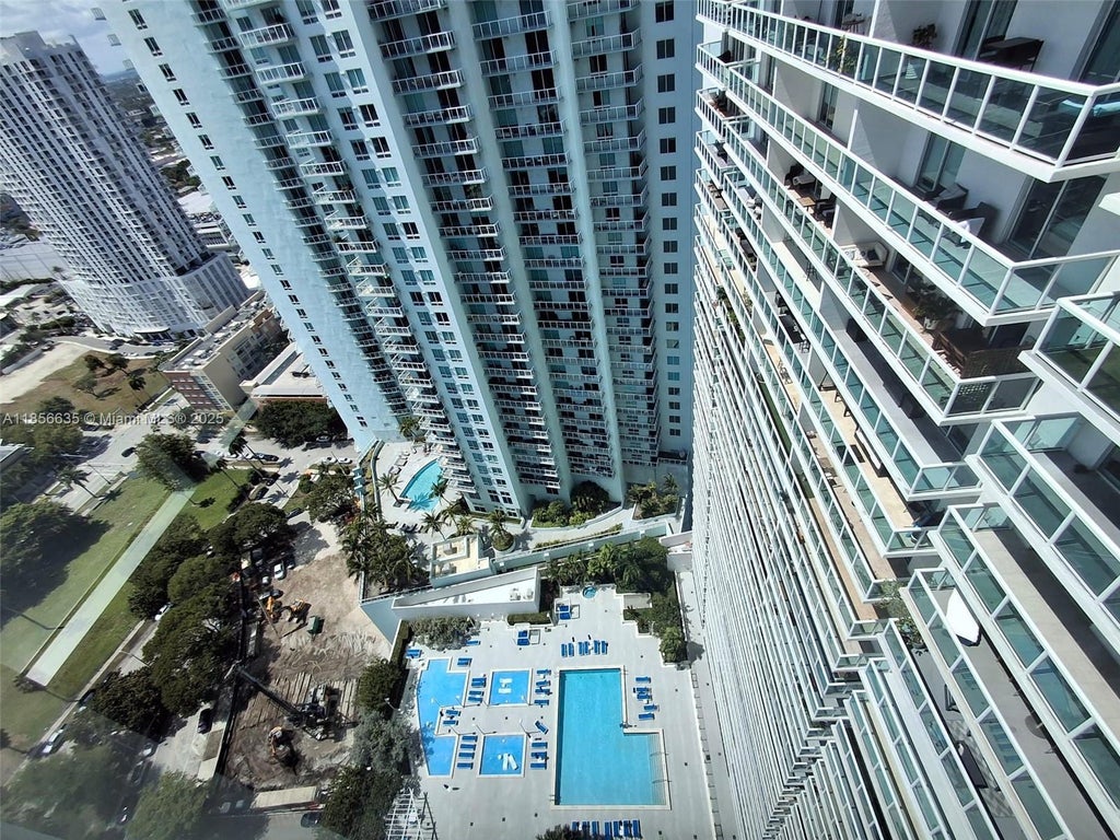 1800 N Bayshore Dr 3908, Miami