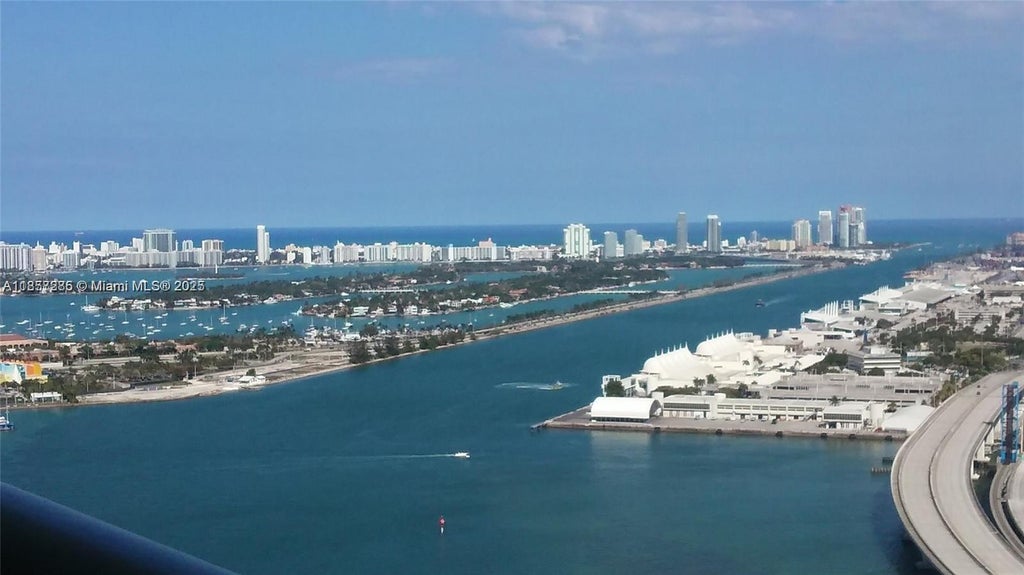 888 Biscayne Blvd 4310, Miami