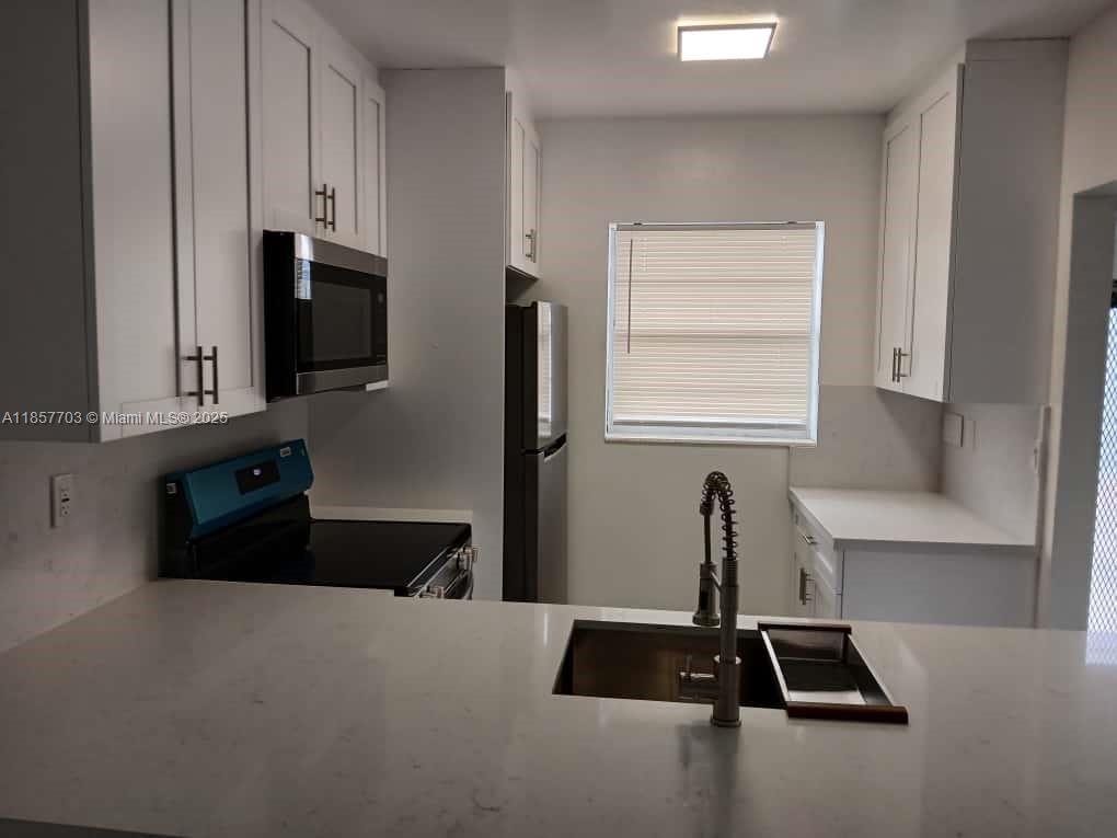 5181 W Oakland Park Blvd 305, Lauderdale Lakes