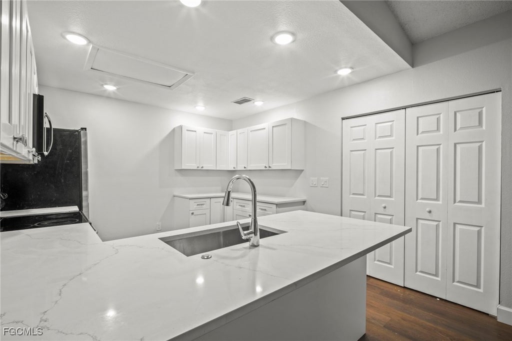 15524 Crystal Lake Dr, North Fort Myers