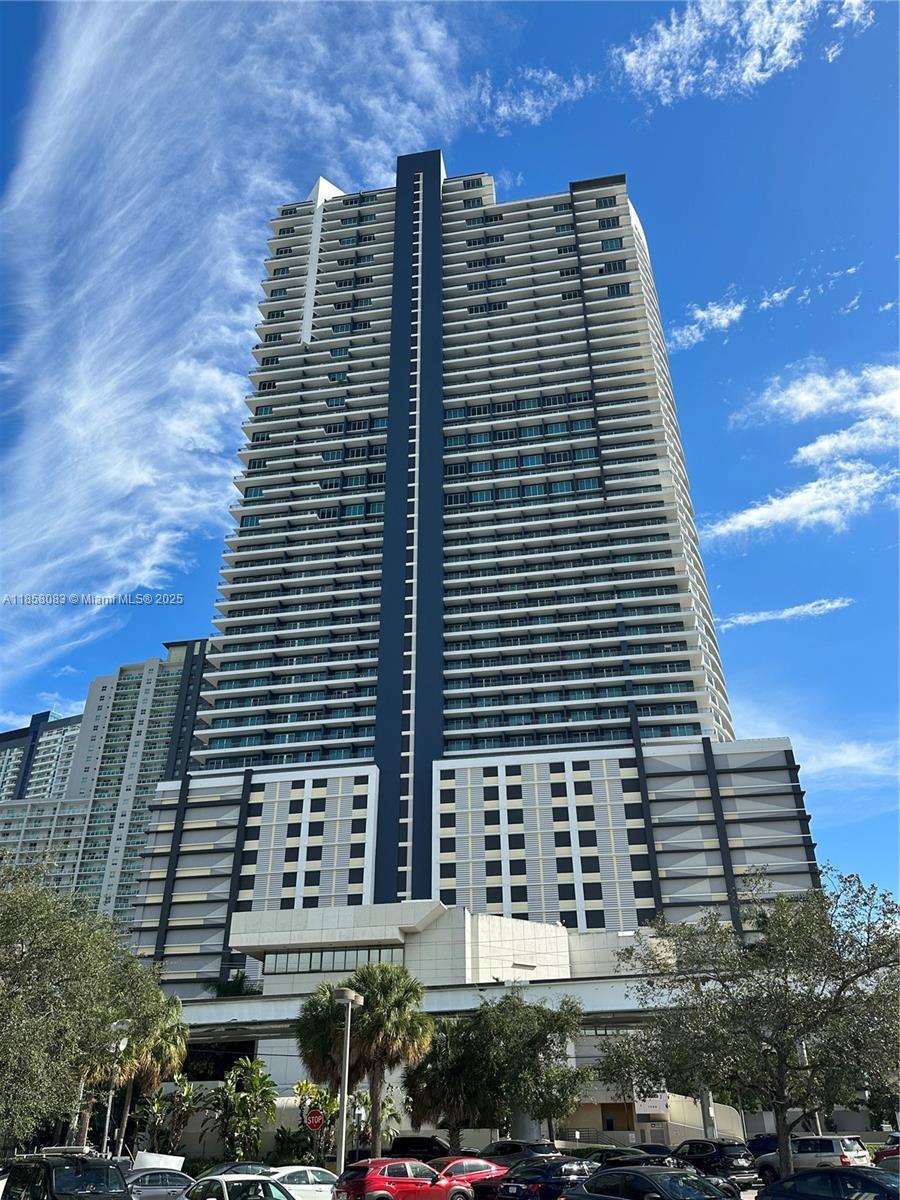 60 Sw 13th St 3207, Miami