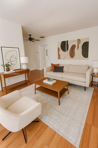 Photo of Listing #A11859079