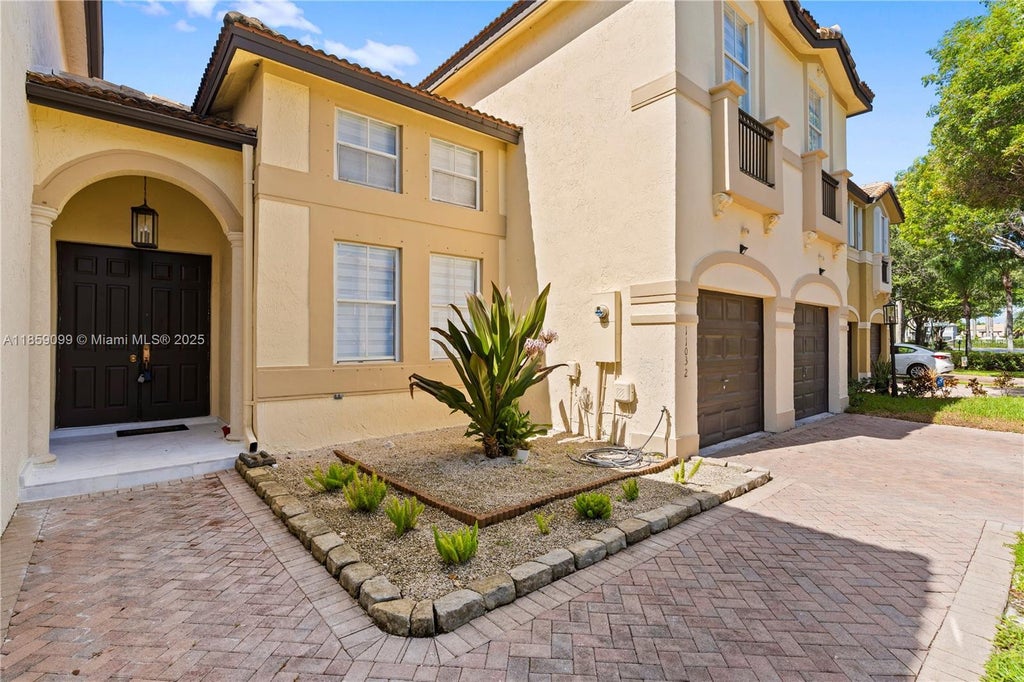 11032 Nw 48th Ln, Doral