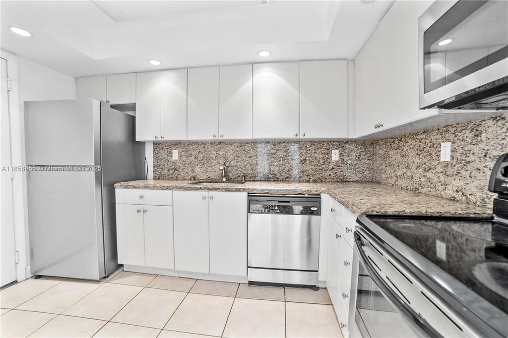 8650 Sw 109th Ave 3-230, Miami