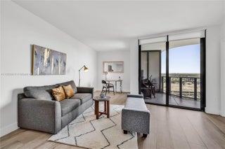 Photo of Listing #A11858814