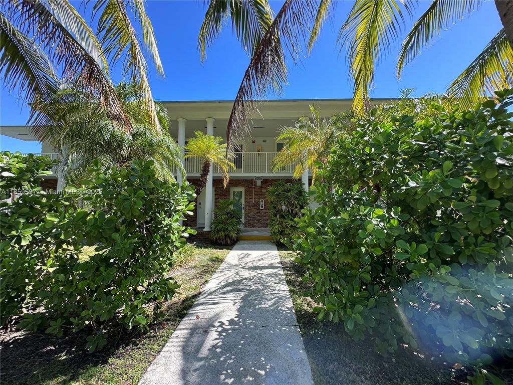 100 Sunrise Dr 22, Key Biscayne