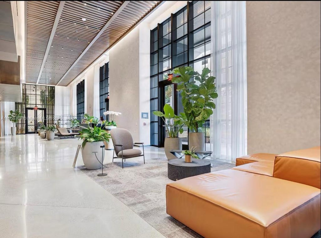 159 Ne 6th St 4612, Miami