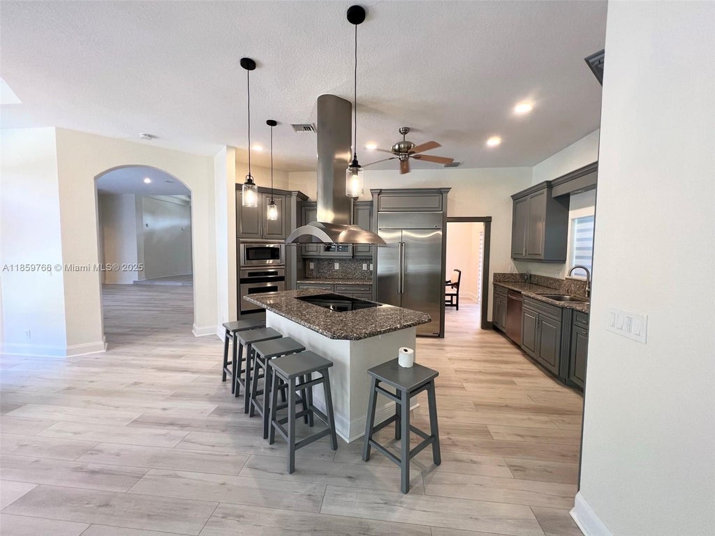 8160 Nw 47th Dr, Coral Springs