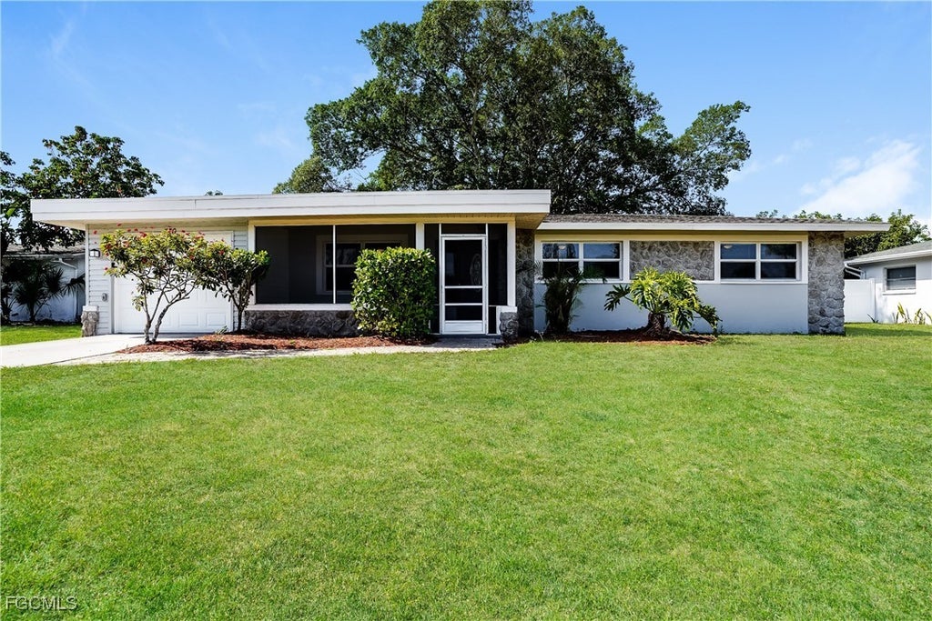 330 Se 46th Ln, Cape Coral