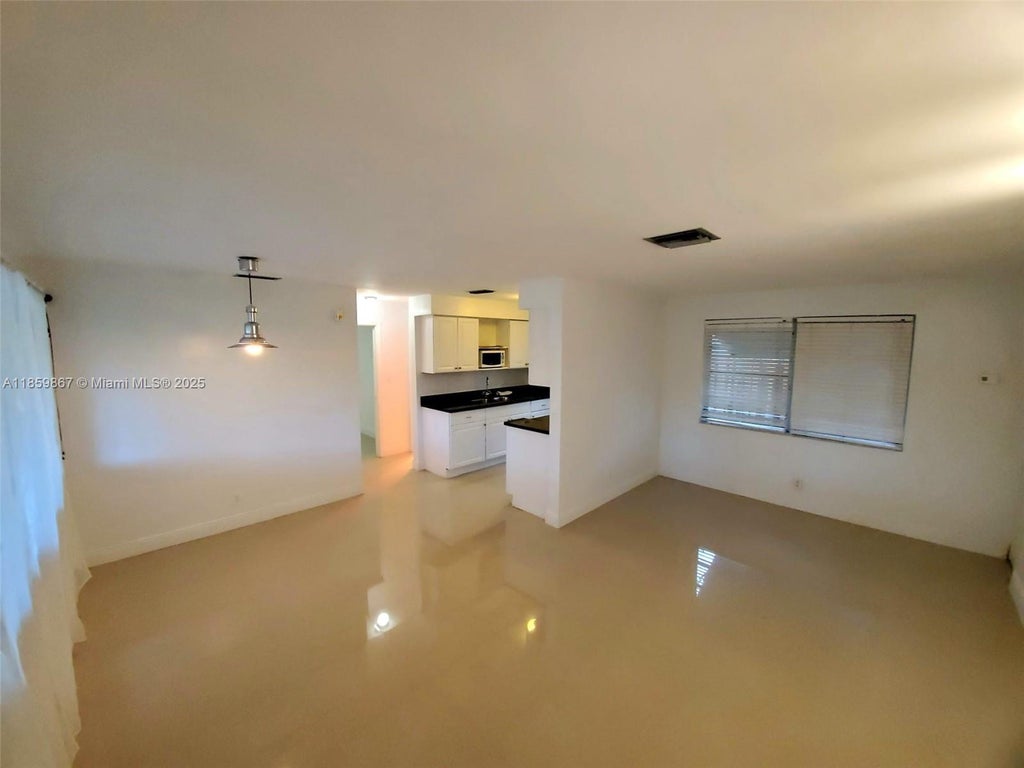 729 Ne 6th St B, Hallandale Beach