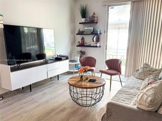 Photo of Listing #A11859618