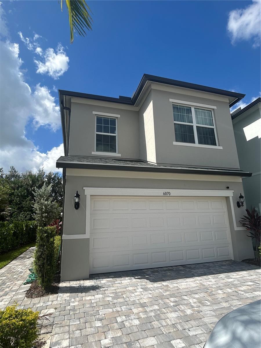 6070 Carre Way 6070, Green Acres