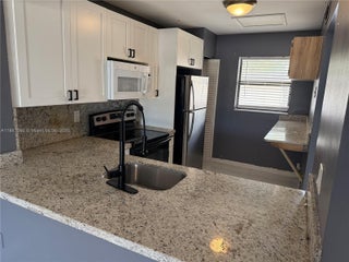 Photo of Listing #A11861060