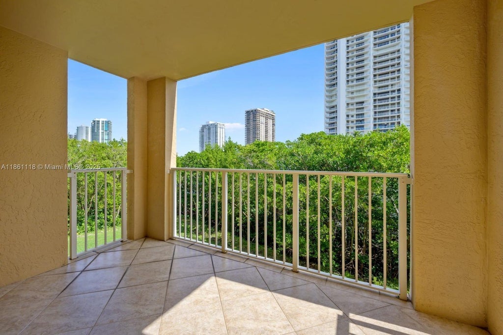 19601 E Country Club Dr 7308, Aventura
