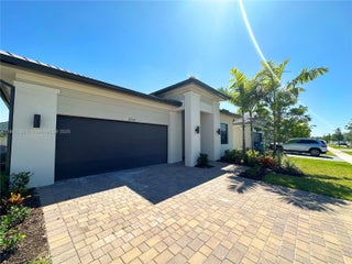 Photo of Listing #A11861136