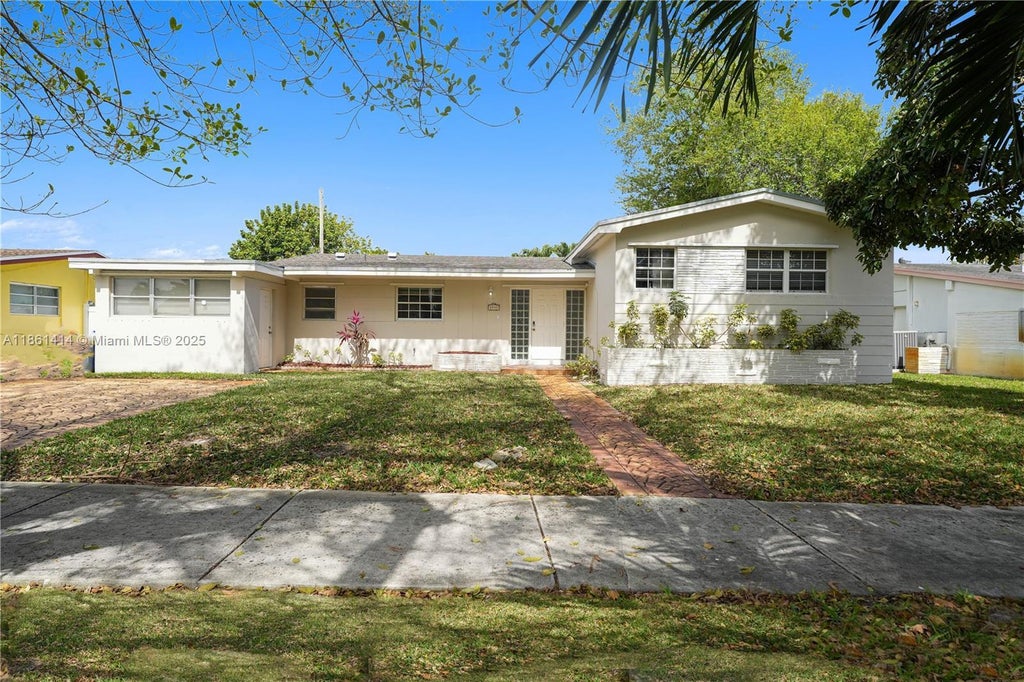 1081 Ne 179th St ., North Miami Beach