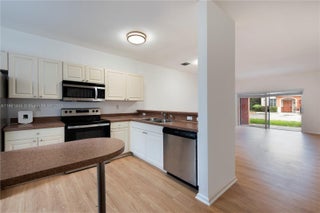 Photo of Listing #A11861445