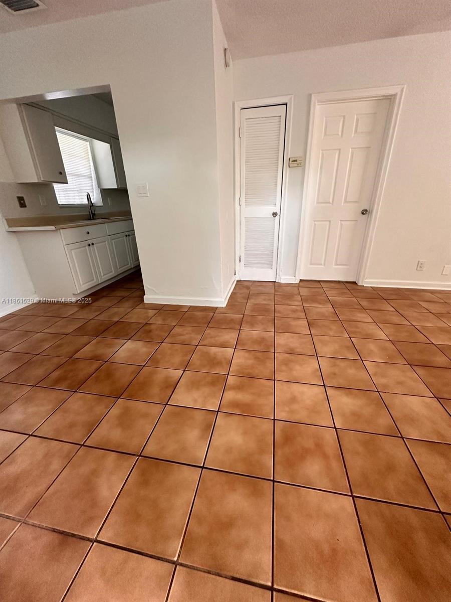 4090 Nw 31st Ter 2, Lauderdale Lakes