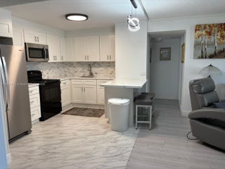 Photo of Listing #A11861733