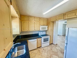 Photo of Listing #A11861876