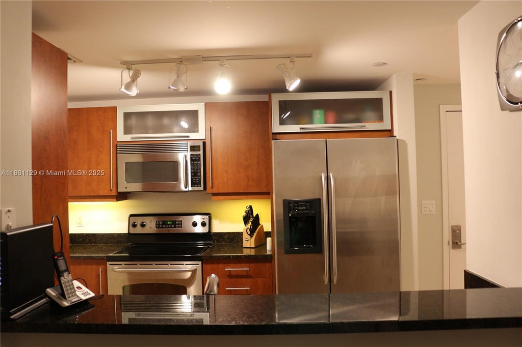 7355 Sw 89th St 506n, Miami