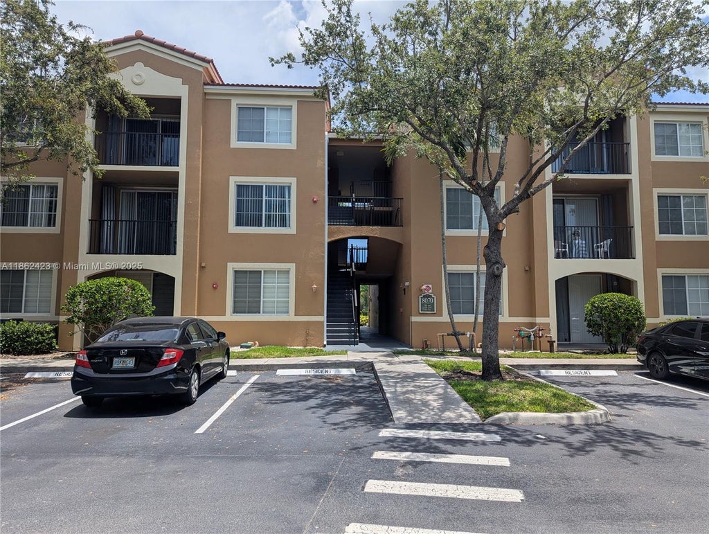 8070 N Nob Hill Rd 203, Tamarac