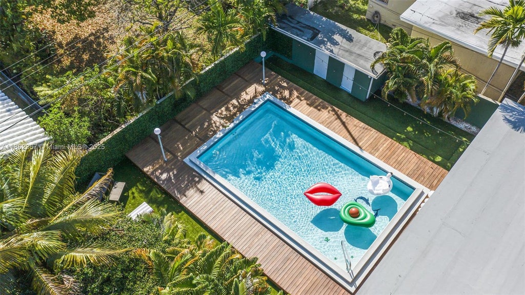 620 Sw 22nd Rd, Miami