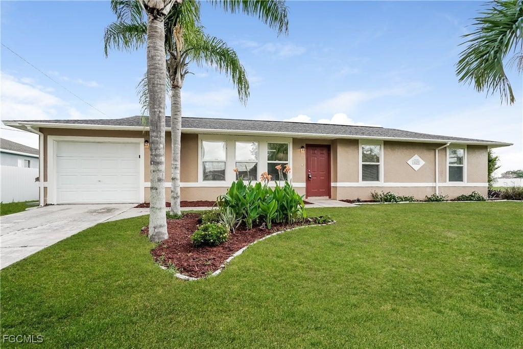 823 Ne 18th St, Cape Coral