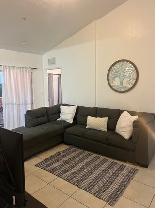 Photo of Listing #A11858929