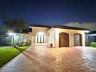 Photo of Listing #A11863057