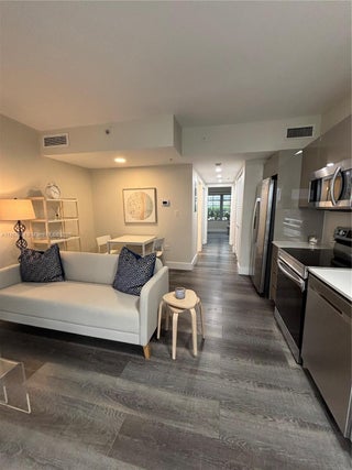 Photo of Listing #A11863384