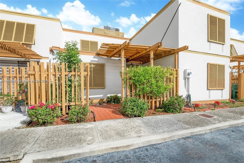 13167 Sw 11th Lane Cir 13167, Miami