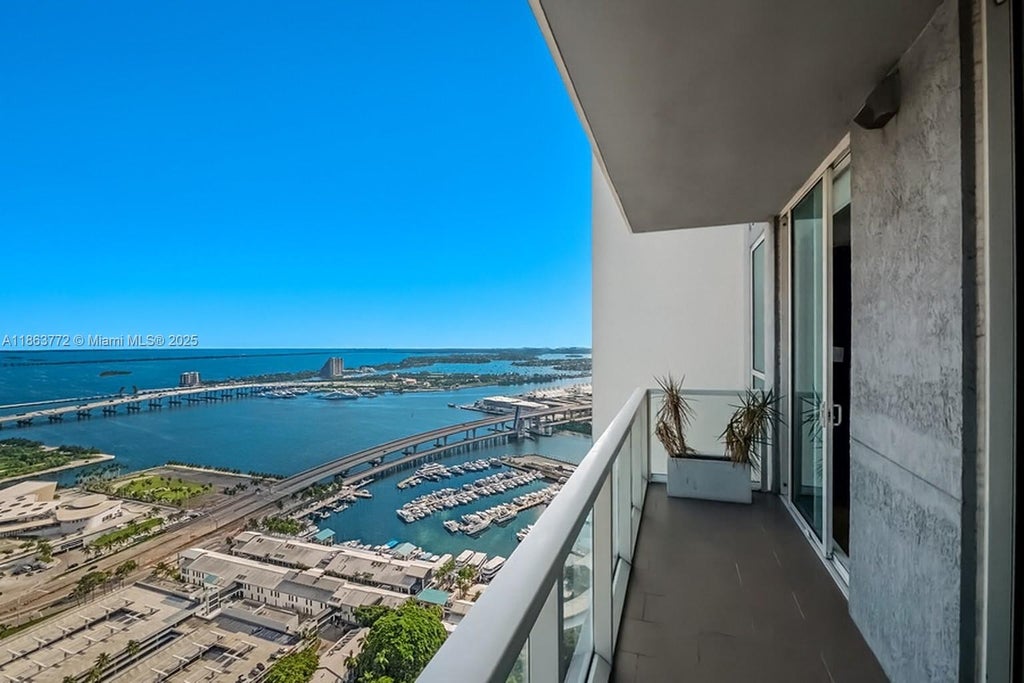 244 Biscayne Blvd 4704, Miami