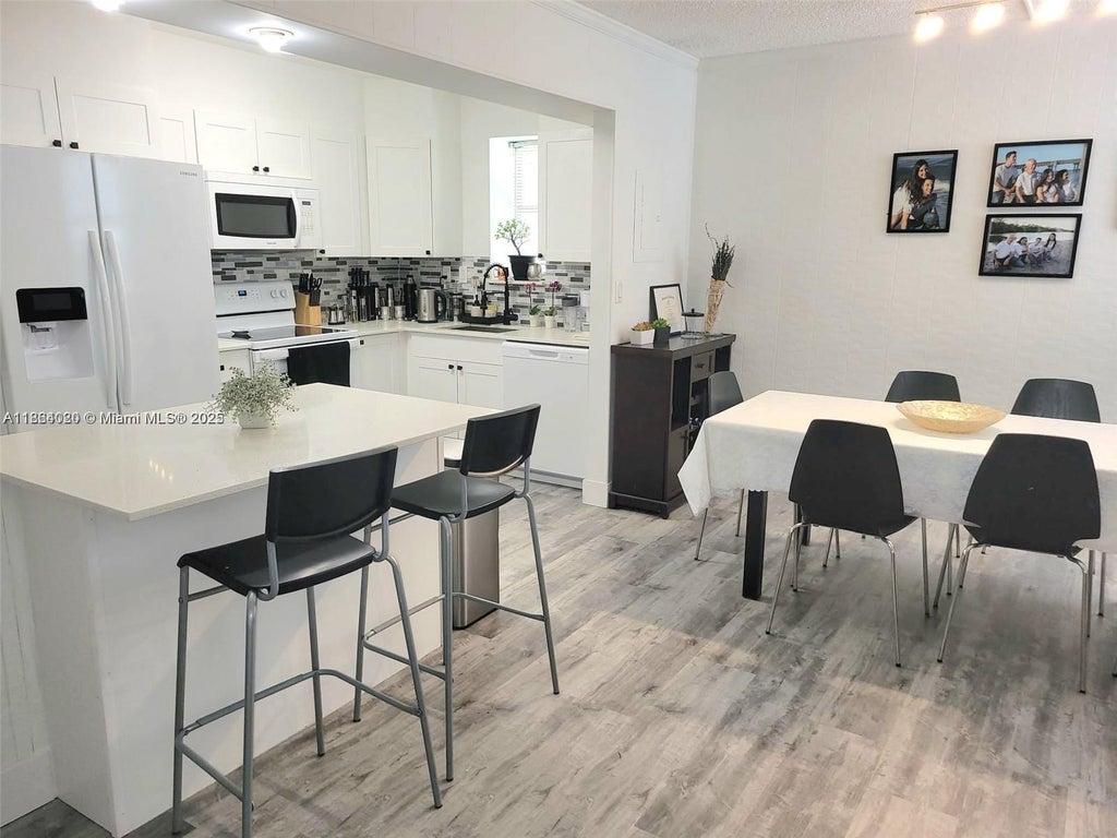 20350 W Country Club Dr Ph8-4, Aventura