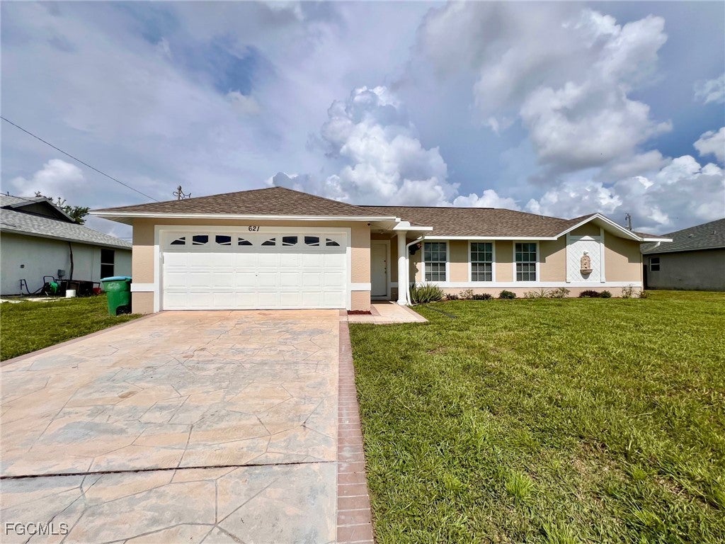 621 Sw 10th Pl, Cape Coral