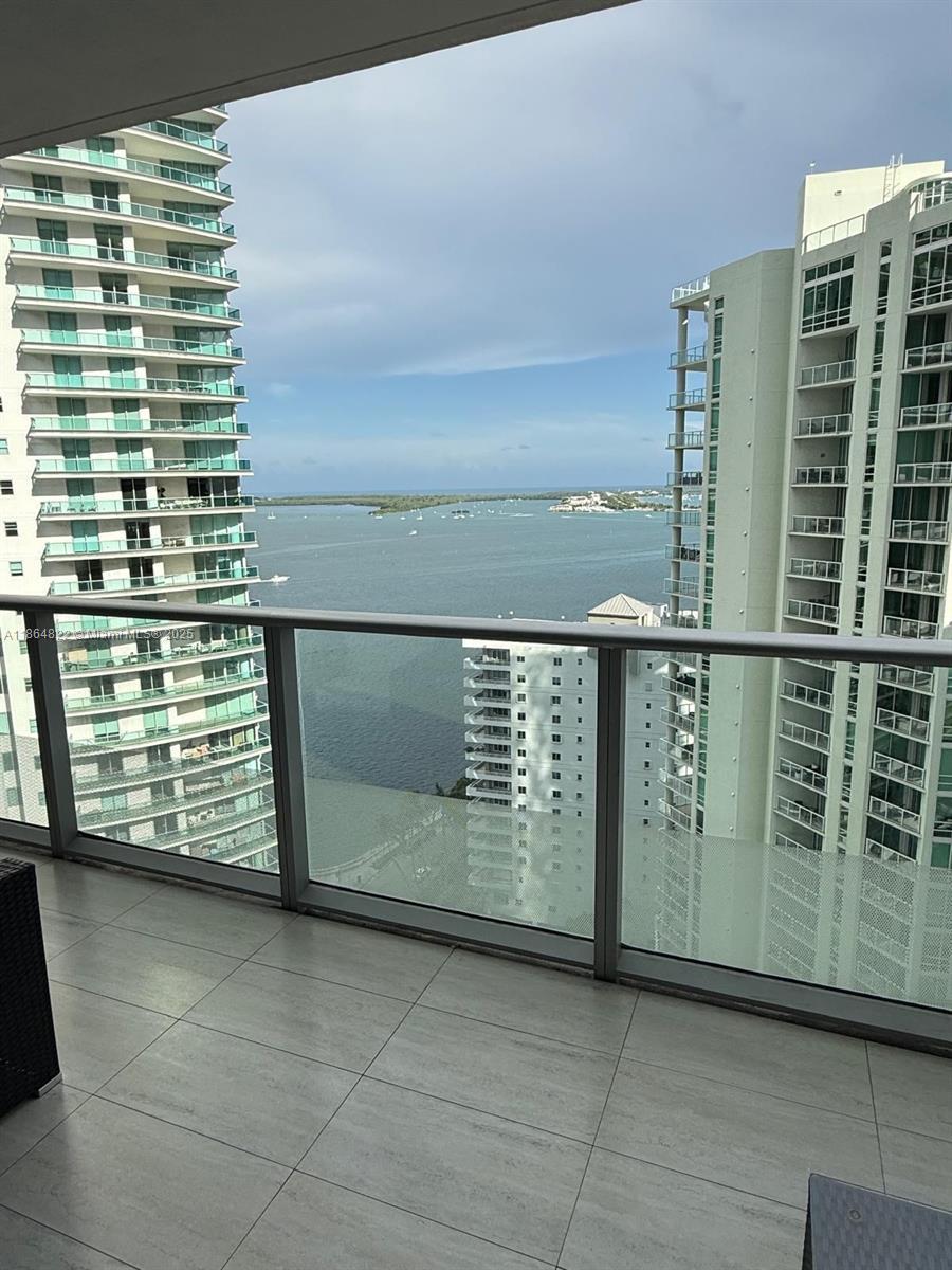 1300 Brickell Bay Dr 2305, Miami