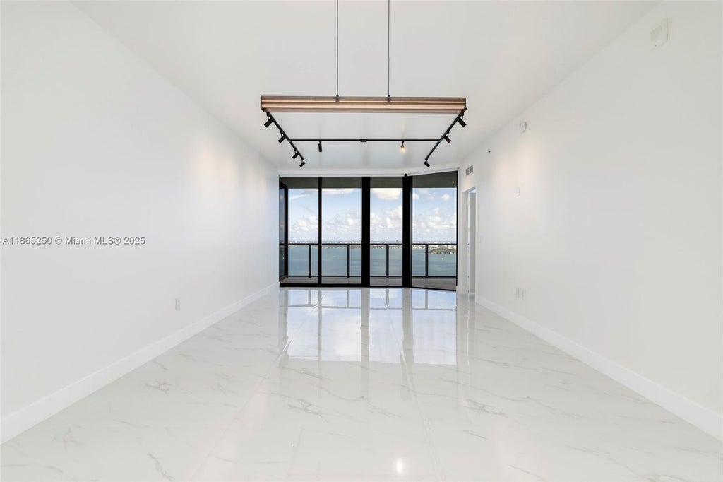 700 Ne 24th St 3705, Miami