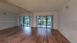 Photo of Listing #A11865386