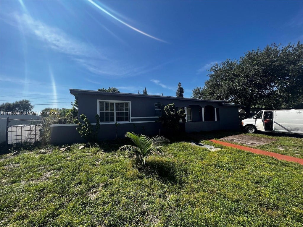 3350 Sw 37th St, West Park