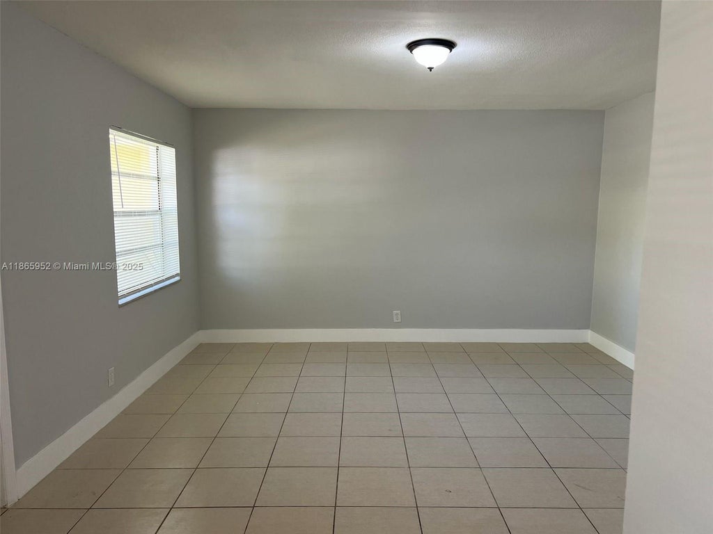3071 Nw 43rd St 4, Lauderdale Lakes