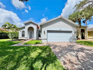 Photo of Listing #A11866073