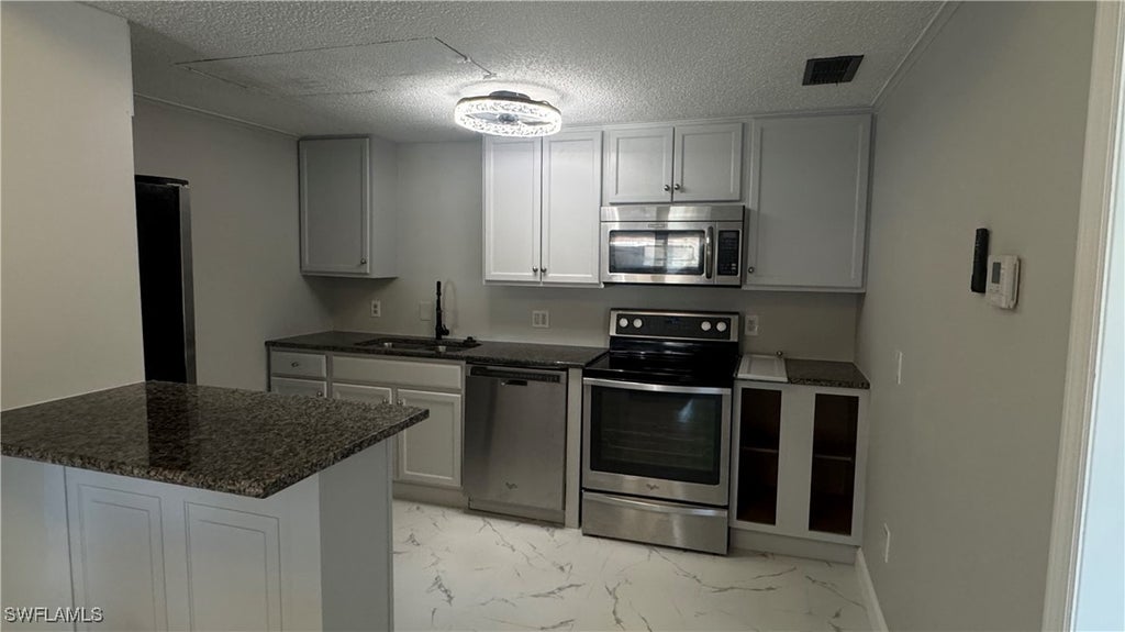 5222 Treetops Dr, Naples