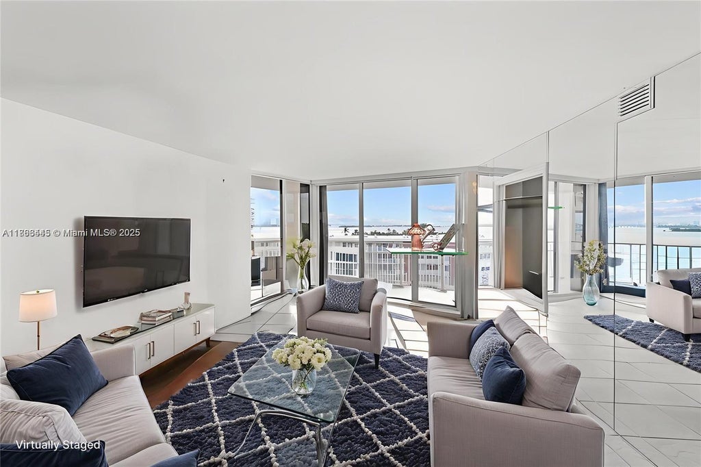 4000 Towerside Ter 704, Miami