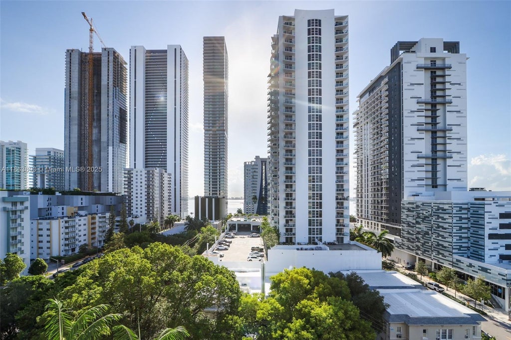 2200 Ne 4th Ave 807, Miami