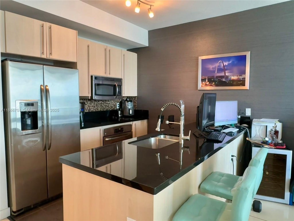 79 Sw 12th St 1605, Miami