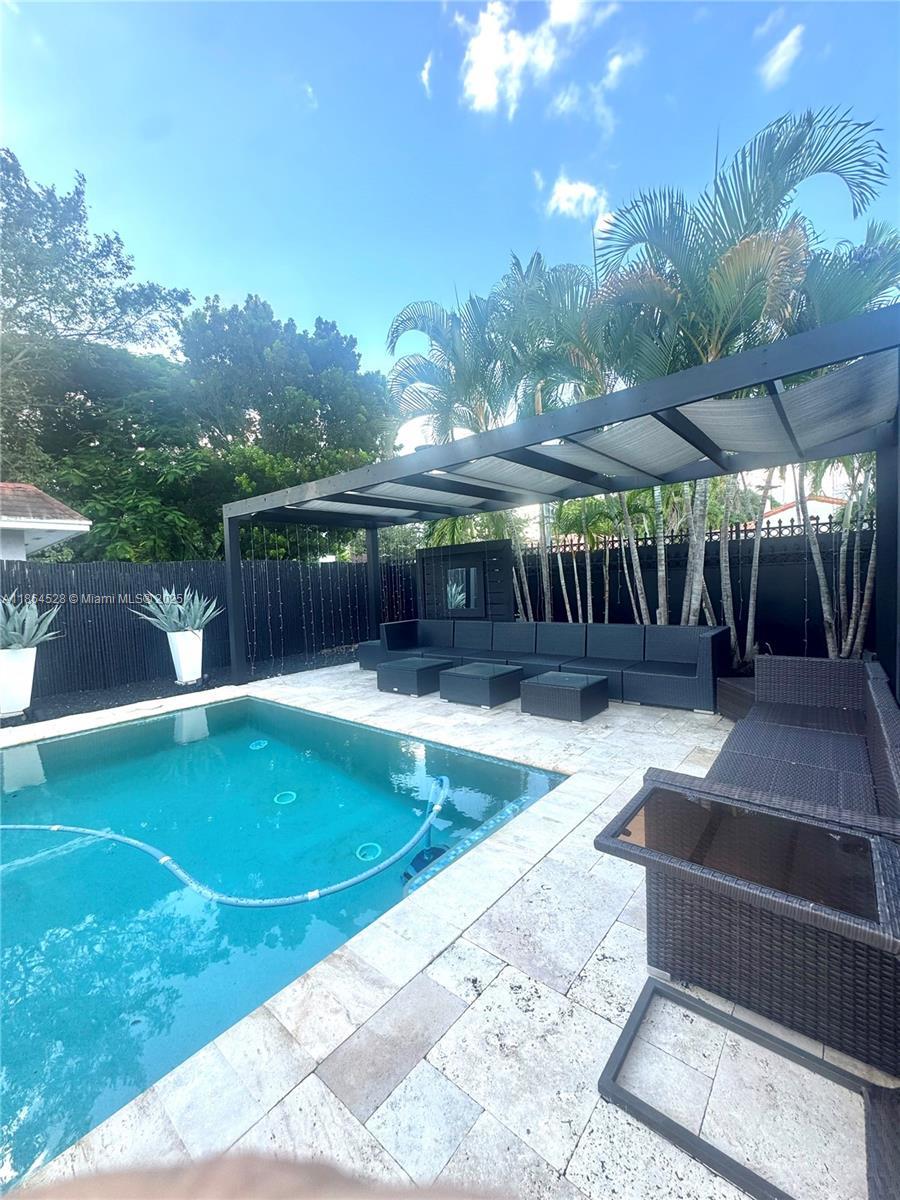 1700 Sw 16th Ter, Miami