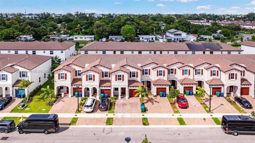 12652 Nw 23rd Pl, Miami