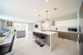 Photo of Listing #A11866952