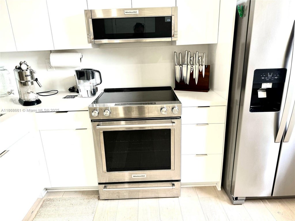 3553 Magellan Cir 318-1, Aventura
