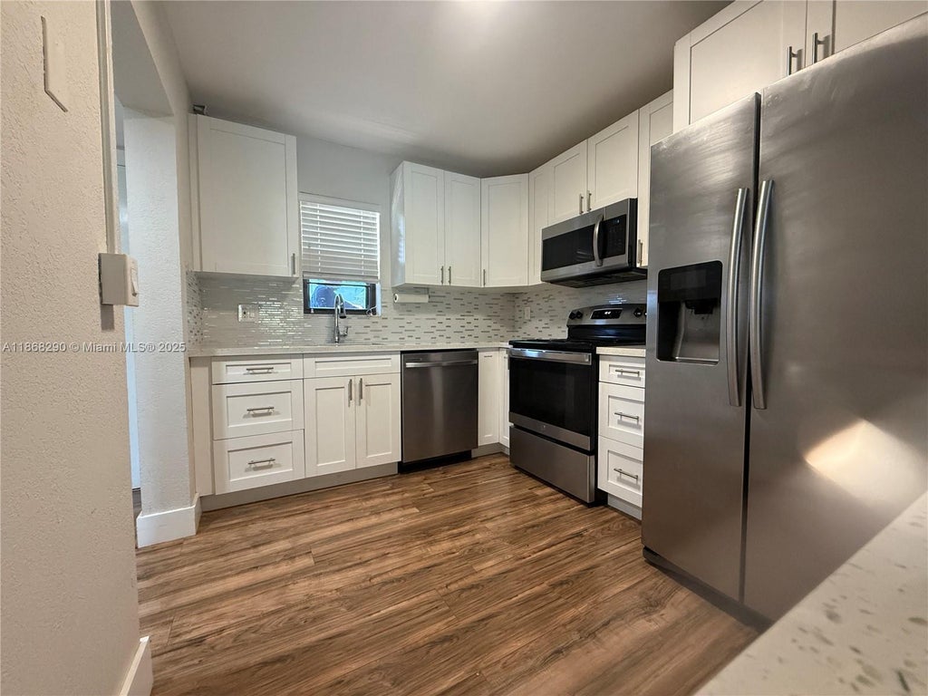 9273 Sw 8th St 310, Boca Raton